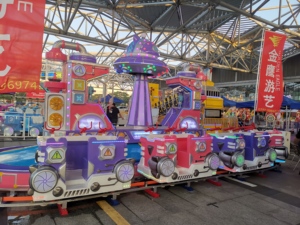 Trenes de Agua Eléctricos Duraderos para Interiores/Exteriores, Atracciones de Plástico, Fibra de Vidrio y Acero para Parques de Diversiones Familiares - Product Image 3