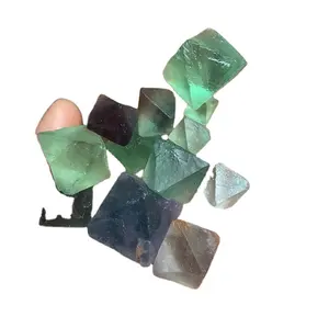 Lot de pierres rondes de Fluorite naturelles, vente en gros, de 1 à 3cm, cristal octatherra, vente en gros - Product Image 1