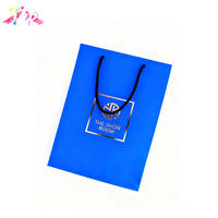 Sac en papier de luxe personnalisé avec logo imprimé pour vêtements féminins, écologique, recyclable, avec estampage à chaud doré