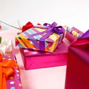 Venta al por mayor de alta calidad, 80g, papel tisú aluminizado de Navidad, 43*300cm, regalo de lujo, embalaje de cumpleaños personalizado, rollo de papel de regalo - Product Image 5