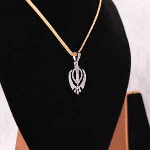 COLGANTE ESTÉTICO EN FORMA DE LOGO DE RELIGIÓN SIKH CON DIAMANTE CULTIVO DE LABORATORIO REDONDO PEQUEÑO EN ORO SÓLIDO DE 14KT PARA TODAS LAS OCASIONES UNISEX - Product Image 4