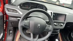<span class=keywords><strong>Peugeot</strong></span> <span class=keywords><strong>2008</strong></span> 1.6L <span class=keywords><strong>Automatique</strong></span> SUV Compact <span class=keywords><strong>2018</strong></span> Faible Kilométrage Voiture Familiale d'Occasion à l'Exportation - Product Image 6