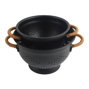 Passoire en plastique double couche avec poignées en bambou, noire, pour légumes et fruits - Product Image 6