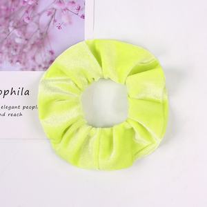 Vente en gros d'attaches à <span class=keywords><strong>cheveux</strong></span> élastiques en velours néon doux de style coréen bandeaux fluorescents élégants pour enfants <span class=keywords><strong>cheveux</strong></span> en tissu à la mode hiver - Product Image 4