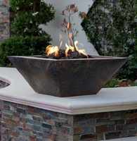 Foyer à gaz avec fontaine à eau et table de feu, foyer avec cascade