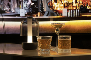 Lámpara de Mesa Retro Floral Inalámbrica Recargable al por Mayor, Iluminación Ambiental, Control Remoto, Pieza Decorativa Elegante para Dormitorio - Product Image 6