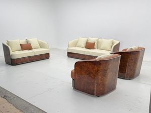 Divano Chesterfield di Lusso Italiano a Tre Posti per Soggiorno, Design Minimalista in Impiallacciatura di Legno, Vera Pelle, Arredamento per Hotel - Product Image 2