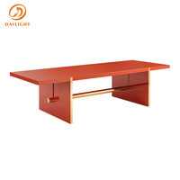Ensemble de table à manger de luxe moderne, plateau en marbre blanc naturel, base large en métal noir à rainures, ensemble de table à manger géométrique de luxe