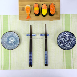 Juego <span class=keywords><strong>de</strong></span> <span class=keywords><strong>Palillos</strong></span> <span class=keywords><strong>Chinos</strong></span> <span class=keywords><strong>de</strong></span> <span class=keywords><strong>Porcelana</strong></span> y Platos para Salsas, Juego <span class=keywords><strong>de</strong></span> 4 Pares con Diseño Azul y Blanco, Juego <span class=keywords><strong>de</strong></span> Regalo Empresarial - Product Image 2