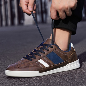 Baskets décontractées rétro pour hommes, en similicuir, avec blocs de couleur et bande latérale, à lacets, chaussures plates de skate, pour la marche quotidienne - Product Image 5