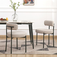 Meubles de maison Chaise de chambre à coucher rembourrée blanche Mobilier de salle à manger design nordique Chaise de salle à manger rembourrée en velours