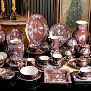 Service de table en porcelaine rose vintage à motifs floraux, style italien, assiettes et bols en céramique, avec boîte cadeau pour banquet D - Product Image 1