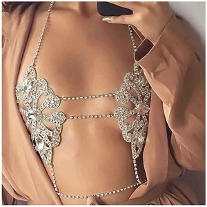 Bijoux fantaisie, nouvelle chaîne <span class=keywords><strong>de</strong></span> corps sexy en cristal et strass, chaîne <span class=keywords><strong>de</strong></span> poitrine géométrique incrustée <span class=keywords><strong>de</strong></span> diamants, vente en gros - Product Image 3