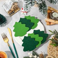 Décoration de chambre d'hôtel classique Tissu non tissé Topper de table en bambou Meilleur cadeau Sous-verre en forme d'arbre de Noël Tapis et tampons