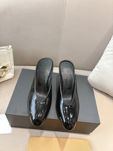 Mules de Cuero Genuino Estilo ALAiAs para Mujer, Tacón Cuadrado de 90 mm, Hechos a Mano en Italia, Zapatos de Vestir de Lujo con Punta Cuadrada Clásica - Product Image 1