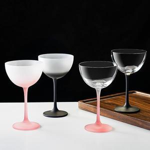 كؤوس كوكتيل مارتيني وردية بالجملة، كؤوس كوكتيل خاصة للبار بحافة ذهبية - Product Image 2