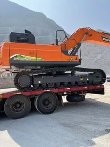 Brandneuer Develon 30-Tonnen Großraupenbagger DX305HD - Product Image 3