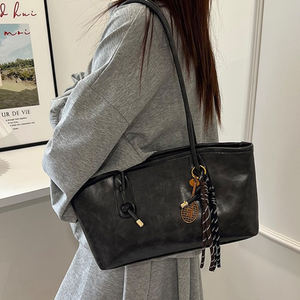 กระเป๋าถือสะพายไหล่/สะพายข้าง หนัง PU แฟชั่น Y2K สำหรับผู้หญิง พร้อมซิปปิด ความจุขนาดใหญ่ สีพื้น ดีไซน์เรโทร - Product Image 3