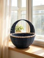 Pot suspendu bleu marine en ciment avec grande poignée incurvée, bord en corde beige, style américain, sculpté à la main, pour intérieur/extérieur