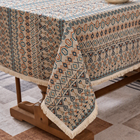 Nappe Jacquard Géométrique Bohème avec Franges à Pompons, Housse de Table Rectangulaire Style Ethnique pour Table à Manger Décoration Maison