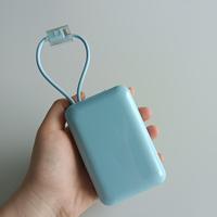 Banco de Energía de 22.5W con Carga Rápida PD, 20000mAh, Cables de Carga Integrados, LED Digital, Batería Portátil, Venta al Por Mayor, Personalizable