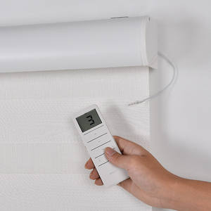 Persianas Inteligentes Motorizadas con Panel Solar Inalámbrico Estándar <span class=keywords><strong>Americano</strong></span>, Batería y Motor Coreano, Tipo Zebra, con Valance Combinado - Product Image 3