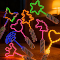 Bâton lumineux LED coloré, baguette magique, lumière de fête à main, lumière de fête pour enfants, anniversaire, mariage, festival, scène, performance, fournitures arc-en-ciel