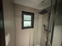 Expédition rapide Maison capsule spatiale de luxe avec chambre et salon Cuisine Petite maison intelligente moderne préfabriquée Commande urgente