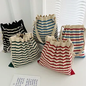 Akkordeon Fold Striped Bucket Bag Geometrisch gestrickte Plissee Lady Umhängetasche mit Schleife Dekor