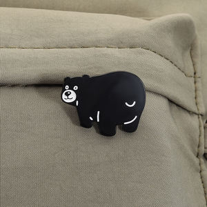 Минималистичный эмалевый значок-брошь в виде медведя, черно-белый, милый мультяшный дизайн, оптом - Product Image 3
