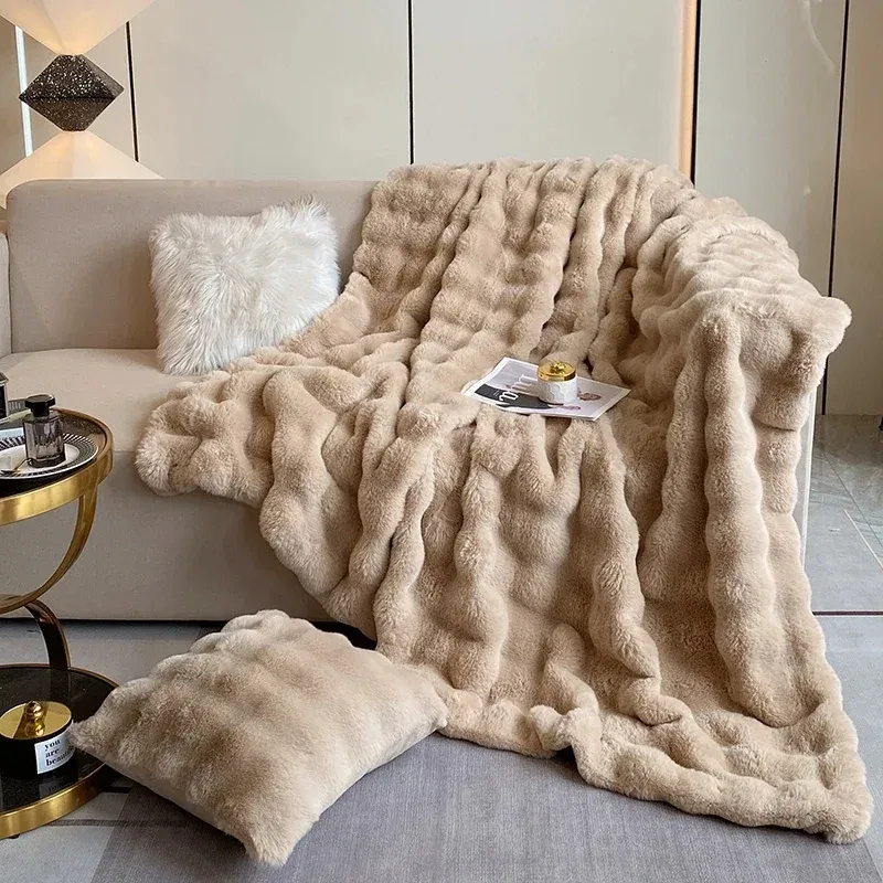 Wholesale Price Ultra Soft Custom Luxury Double Layer Flannel Plush Faux Fur Blanket
