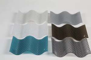 Lastra in <span class=keywords><strong>Policarbonato</strong></span> Prismatico Ondulato <span class=keywords><strong>Trasparente</strong></span> Blu Personalizzata, Pannelli Solari a Nido d'Ape per Tetti in Makrolon - Product Image 3