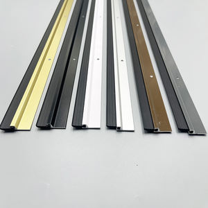 26013010 <span class=keywords><strong>Brosse</strong></span> d'étanchéité industrielle en PVC <span class=keywords><strong>pour</strong></span> <span class=keywords><strong>bas</strong></span> <span class=keywords><strong>de</strong></span> <span class=keywords><strong>porte</strong></span> <span class=keywords><strong>de</strong></span> <span class=keywords><strong>garage</strong></span> - Product Image 1