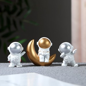 Cute Astronaut Figurine Resin Desktop Phone Holder Rotatable Bottom Cartoon Design - Product Image 1