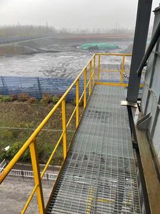 Panel de Rejilla de Acero Galvanizado de 34 mm con Ranura de Agarre, Malla de Seguridad para Centros Comerciales, Estacionamientos y Proyectos de Infraestructura Pública - Product Image 2