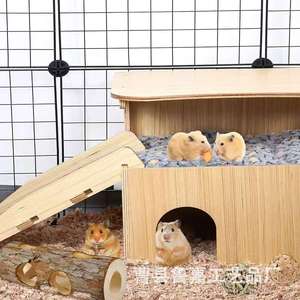 Casa de madera para hámster de dos pisos con rampa y cama para uso en interiores y exteriores, hábitat duradero para animales pequeños - Product Image 2