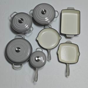 Ensemble de casseroles en <span class=keywords><strong>fonte</strong></span> émaillée de luxe à vendre - Ensemble de 7 pièces de différentes tailles Accessoires de cuisine Ensemble de casseroles pour le Ramadan - Product Image 1