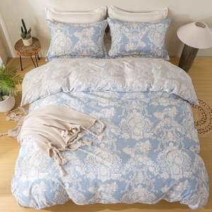 Set Copripiumino 3 Pezzi in Cotone 100% Azzurro con <span class=keywords><strong>Motivi</strong></span> Floreali Bianchi in Pizzo per Camera da Letto, Traspirante, Confortevole ed Elegante - Product Image 5