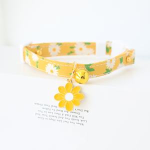 2023 printemps-été collier pour animaux de compagnie petite fleur motif 16 couleurs échappée Polyester chien cou cloche décoration petit chat chien - Product Image 6