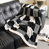Plaid en microfibre noir à carreaux, réversible, doux et moelleux, couverture chaude et confortable pour canapé, chaise, lit