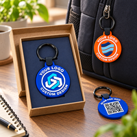 Porte-clés en PVC souple personnalisé avec code QR double face OEM ODM, logo d'entreprise personnalisé