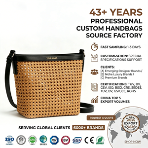 Sac seau femme en paille tressée style canne française pour l'été, avec garniture en cuir noir, sac à bandoulière, logo personnalisé, usine OEM ODM 2026 - Product Image 1