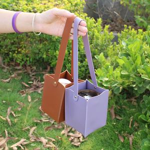 Portavasos Cuadrado de Cuero PU Personalizado con Correa de Transporte, Bolsa Portátil para Bebidas para Llevar, Uso en Exteriores - Product Image 3