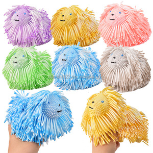 Balle en peluche TPR chat aux poils longs bicolores, jouet anti-stress moelleux en forme d'animal, cadeau pour enfants, décompression au bureau, petit ornement - Product Image 1