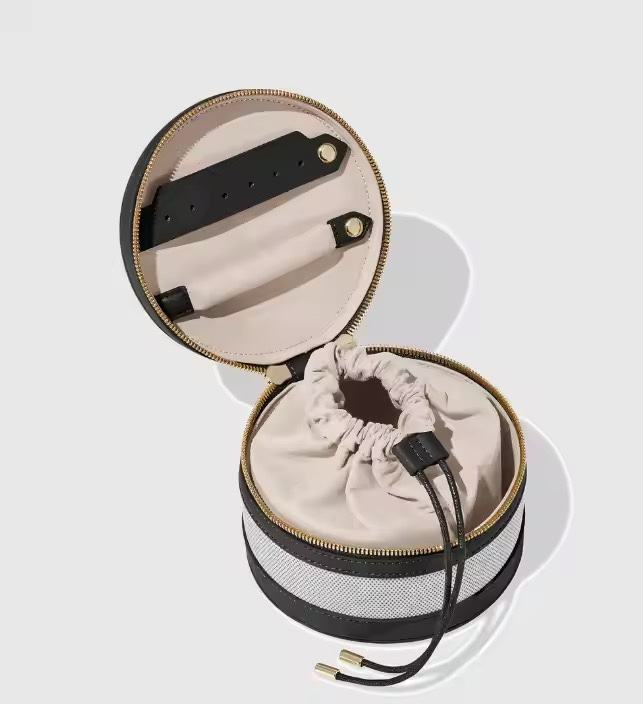 สีเบจดำ