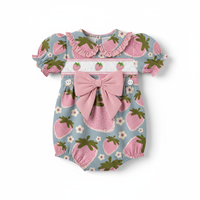 Vêtements de barboteuse d'été pour filles, combinaison de barboteuse à bulles rose smockée personnalisée avec broderie de fraises, vêtements de jeu mignons pour tout-petits