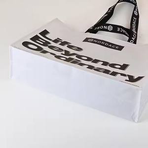 Sac de voyage en nylon imprimé en couleur pleine, grande capacité, de haute qualité, avec fermeture à glissière et poignée d'épaule - Product Image 5