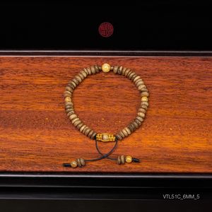 Bracelet en bois d'agar naturel pour femme, perles de 6 mm à effet coulant mélangées à du jade, bijoux élégants faits à la main - Product Image 5