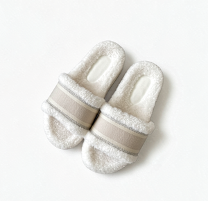 Chaussons d'hiver chauds en peluche pour femmes, sandales plates à enfiler, douces en fausse fourrure, pour intérieur et chambre, vente en gros - Product Image 4