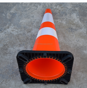 Cône de signalisation routière en PVC durable rouge avec base noire flexible, hauteur 45-75 cm, Wesure S1022, pour le contrôle de la sécurité routière - Product Image 2